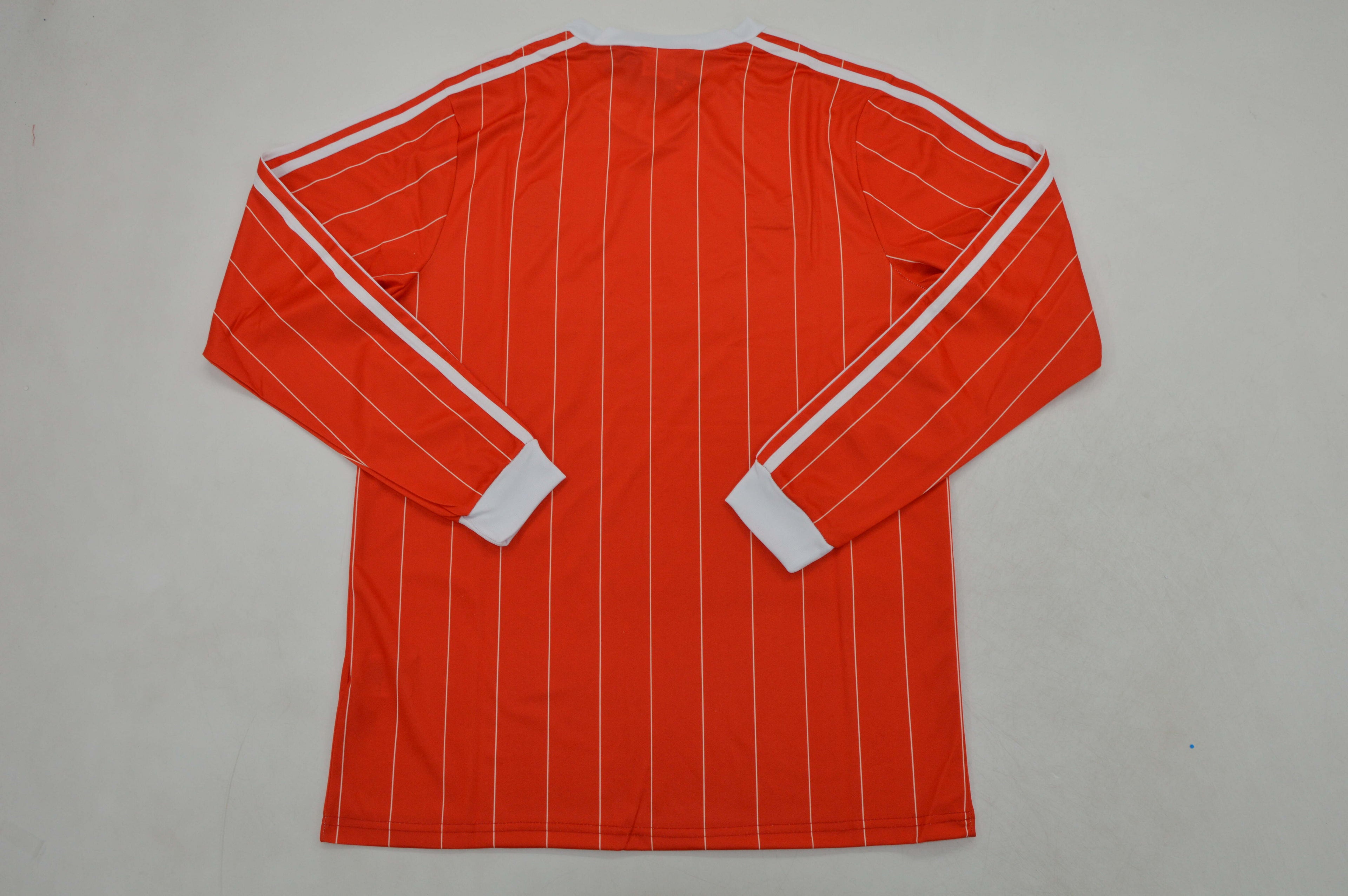 NOTTINGHAM FOREST 82-84 Manga larga — Club Retro