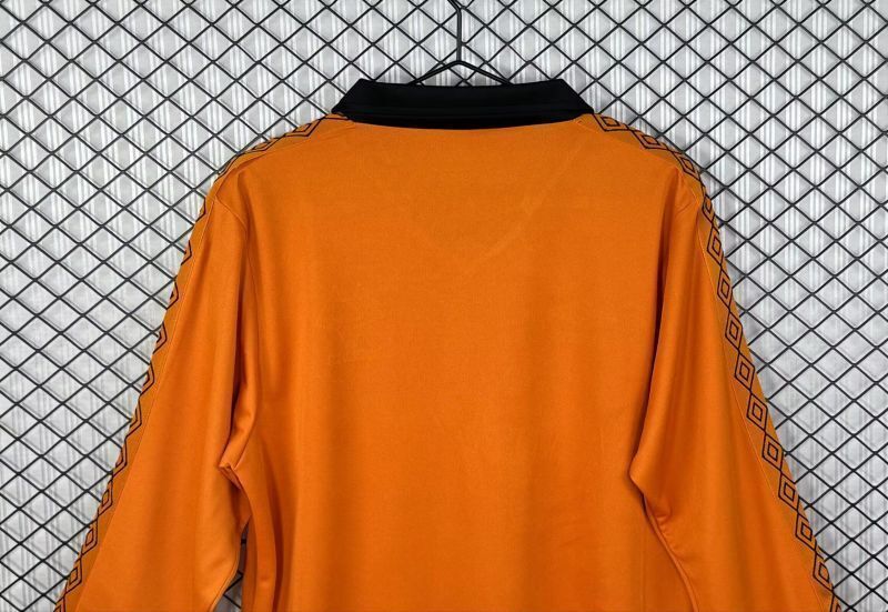 Retro Wolverhampton Wanderers 1980/81 home Long Sleeve soccer jersey size S-2XL