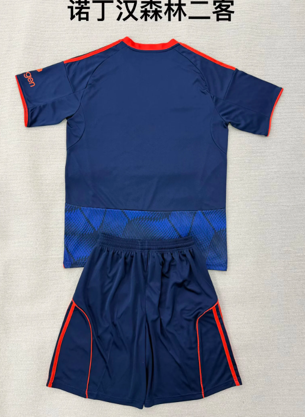 NOTTINGHAM FOREST Kit infantil — Premier League - Championship