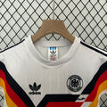 kids Germany 1990 home size: 16-28