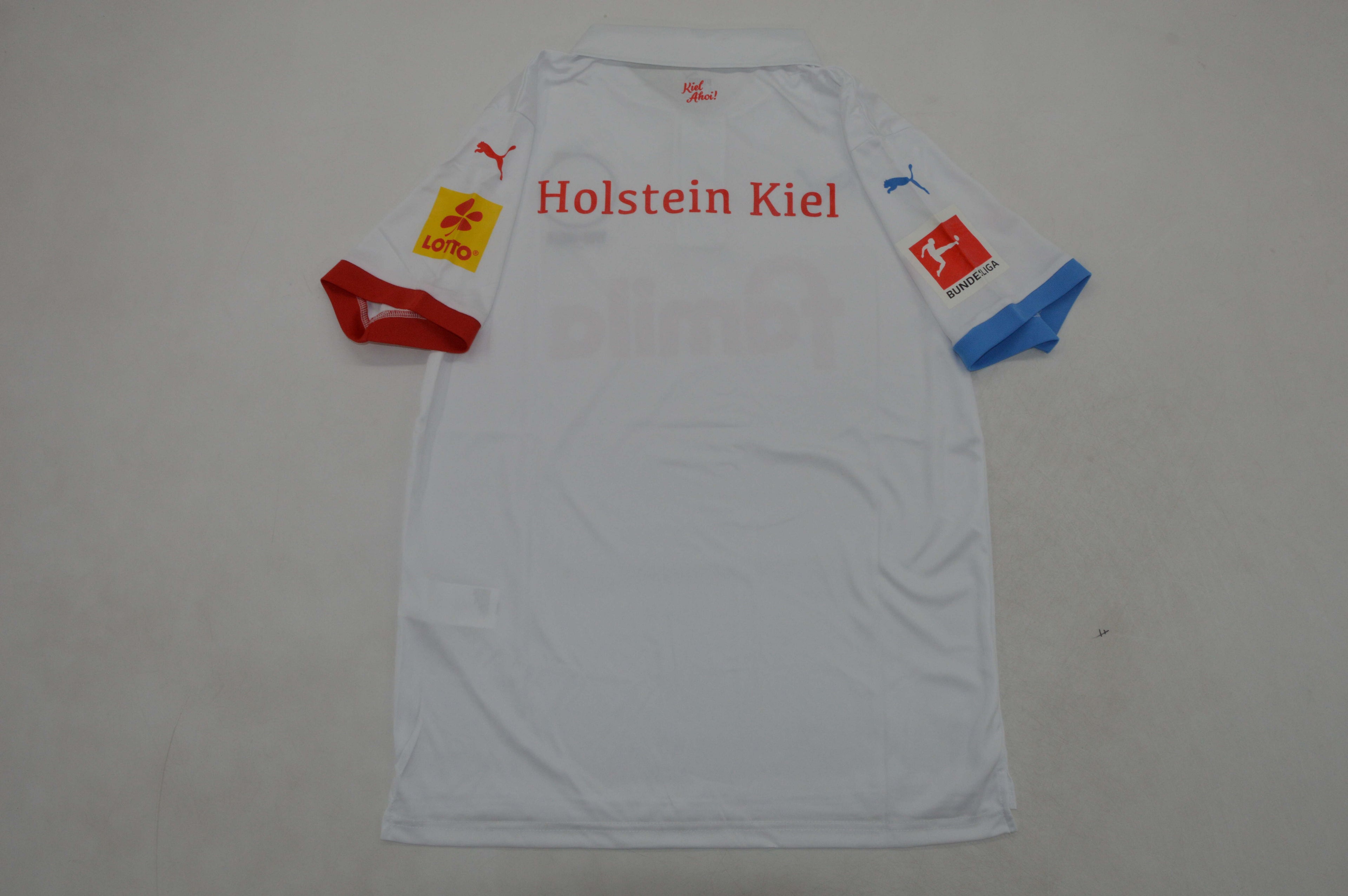 HOLSTEIN KIEL — Bundesliga