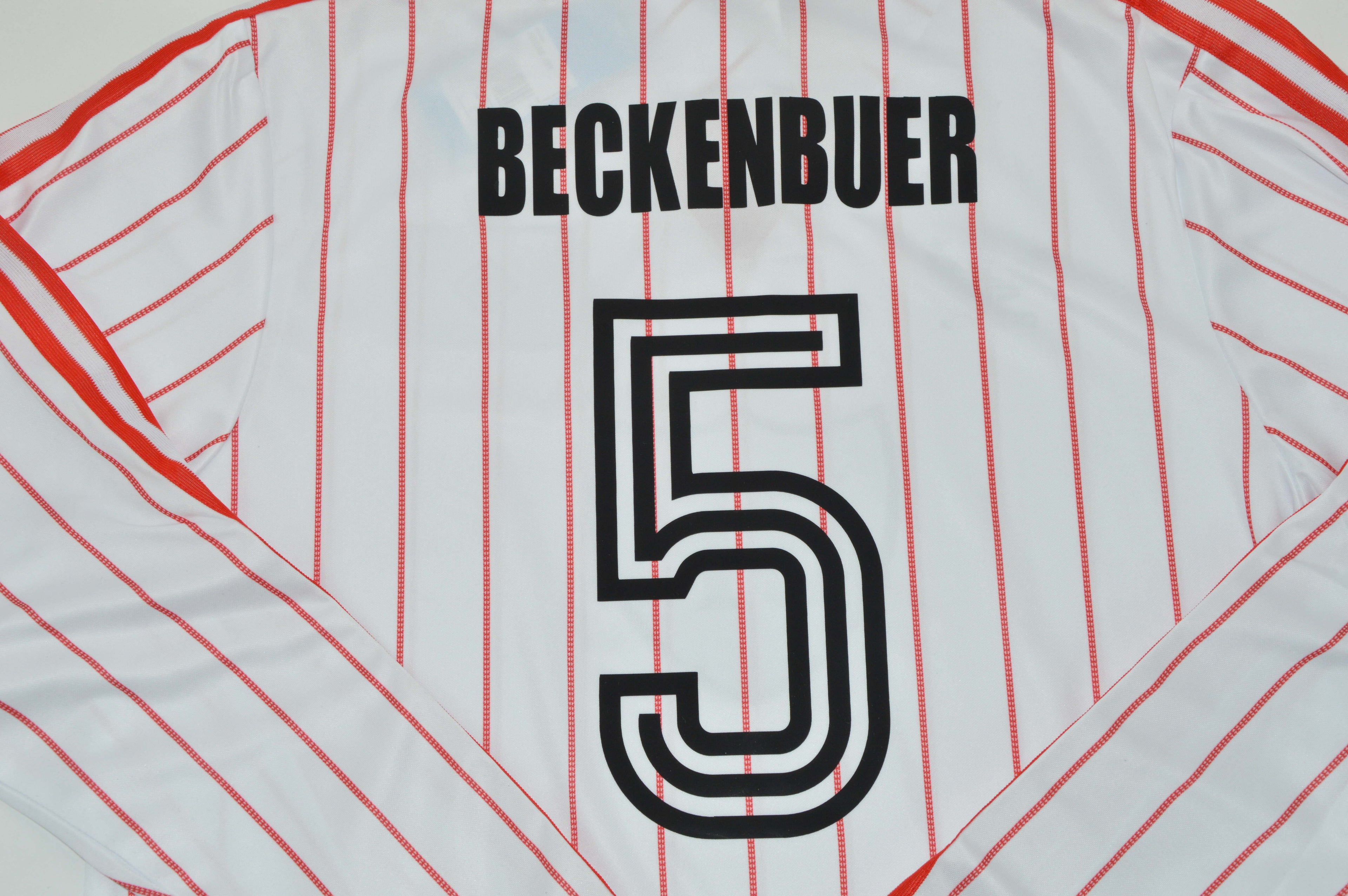 HAMBURGO 82-83 Manga larga — Club Retro