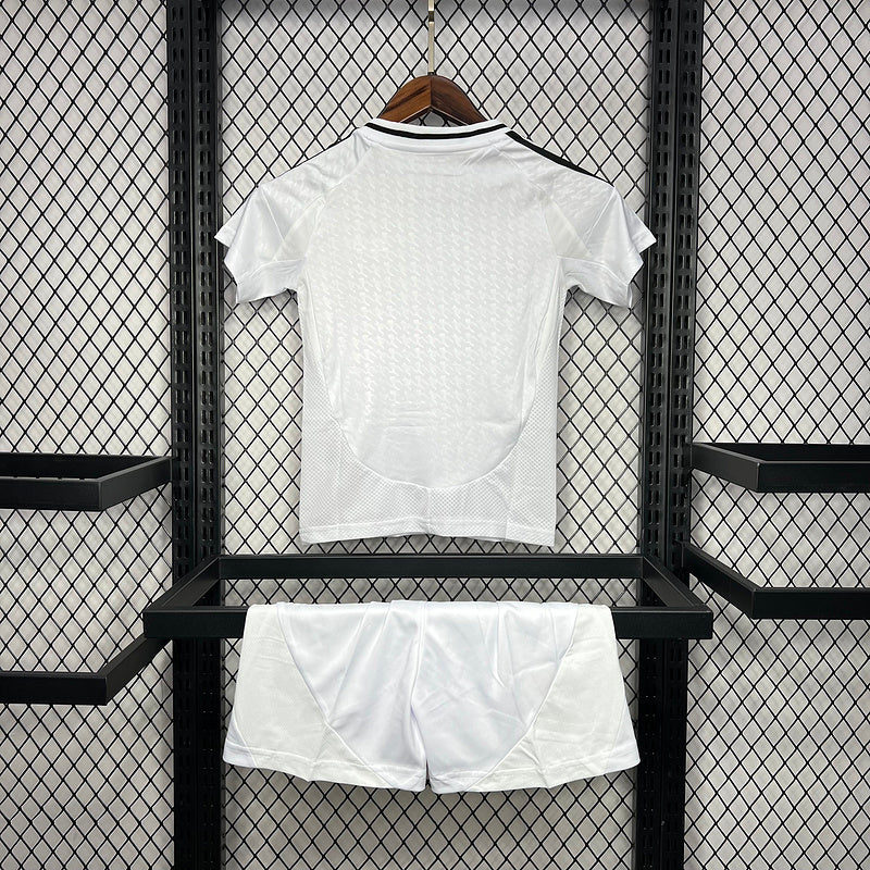 24-25 Real Madrid home kid kit