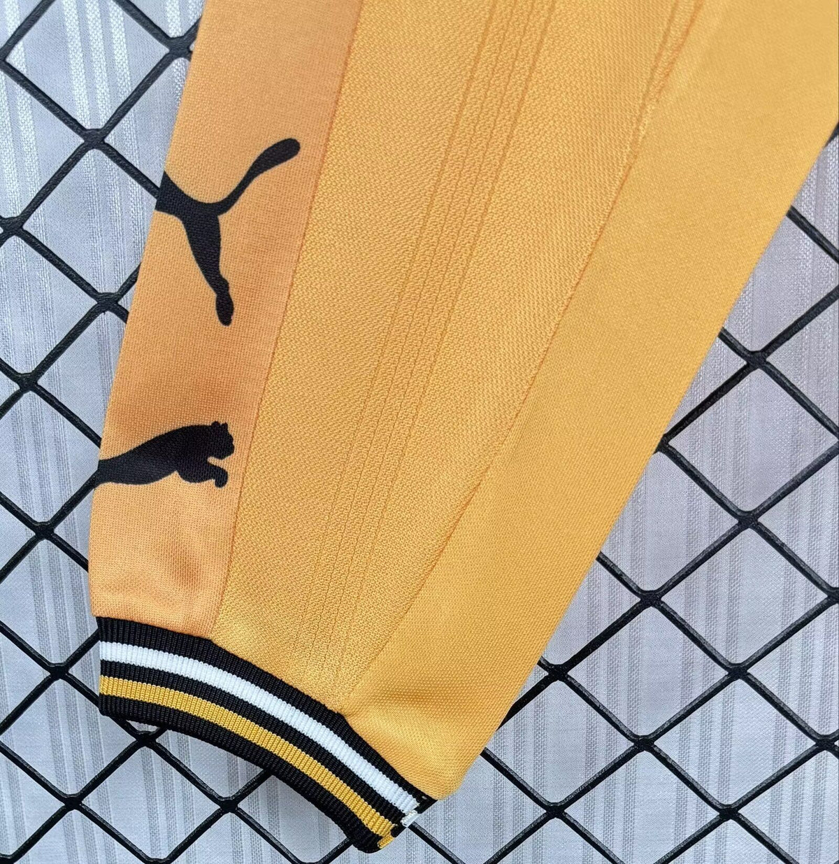 WOLVES 98-99 Manga larga — Club Retro