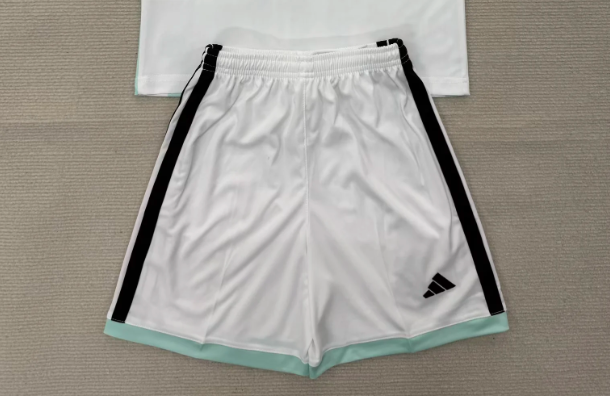 AUSTIN Pantalon corto — MLS