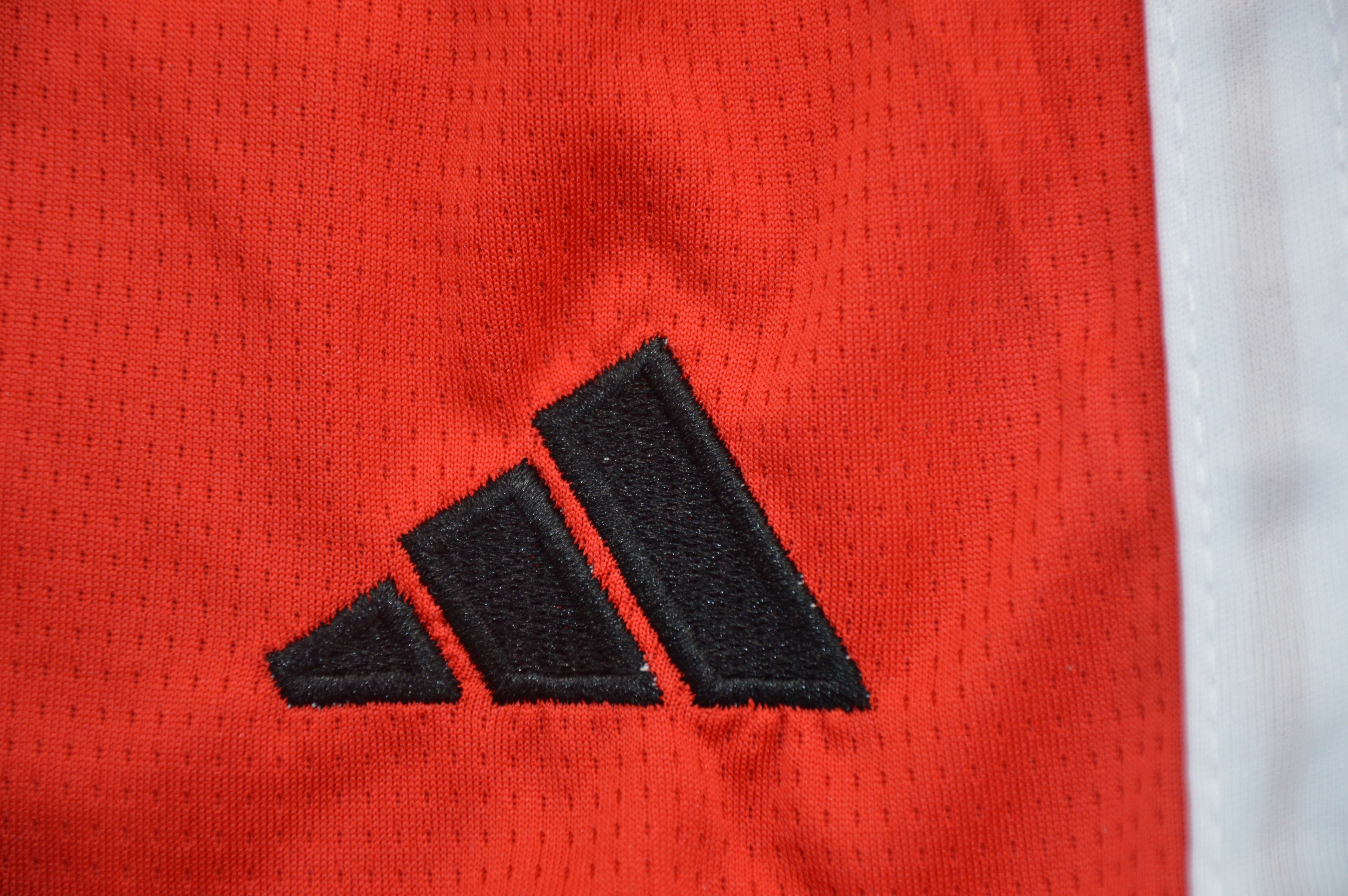 UAE Kit infantil — Asia Other