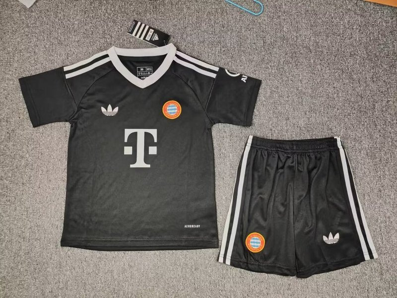 24-25 Bayern black goalkeeper kid kit