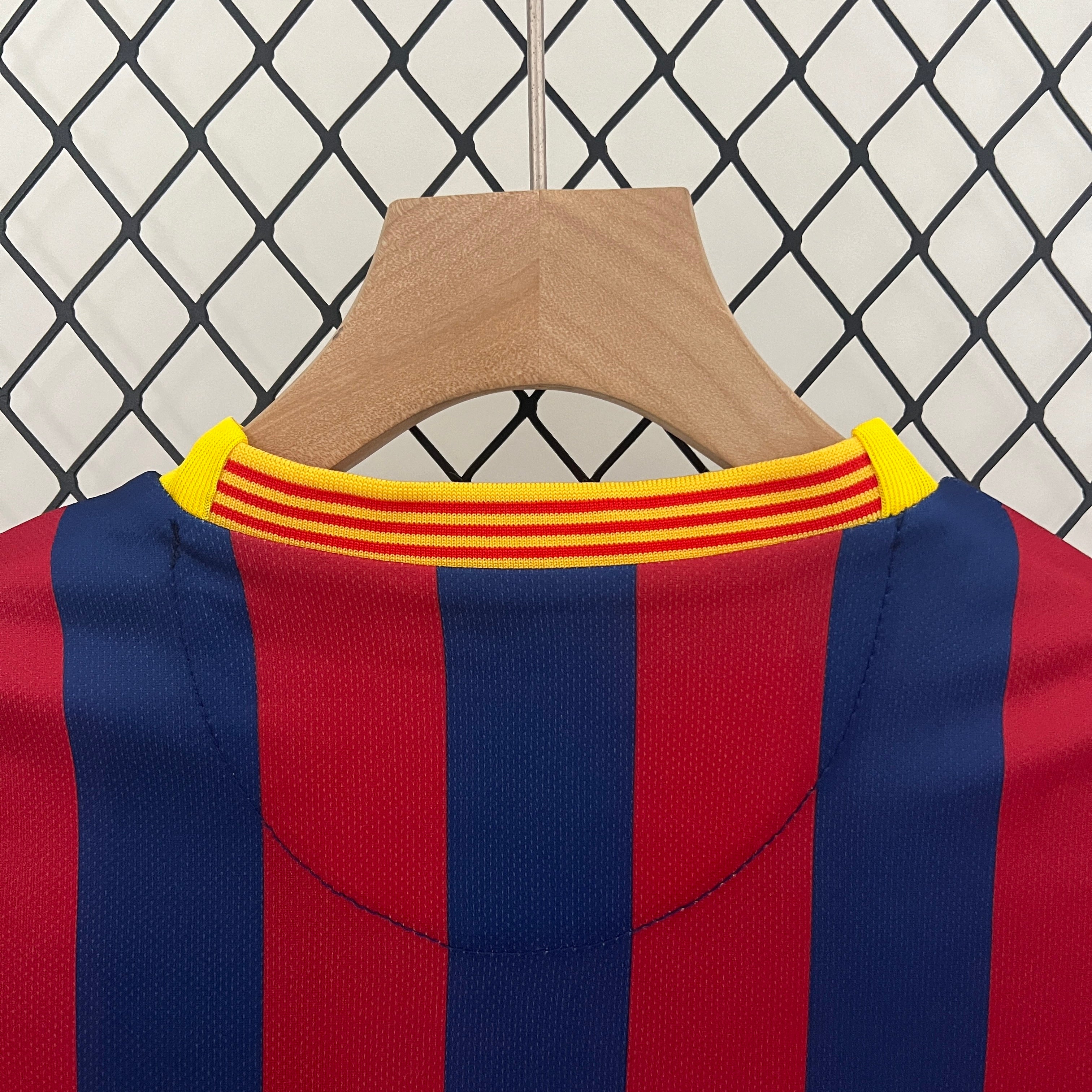 kids Barcelona 13/14 home size: 16-28