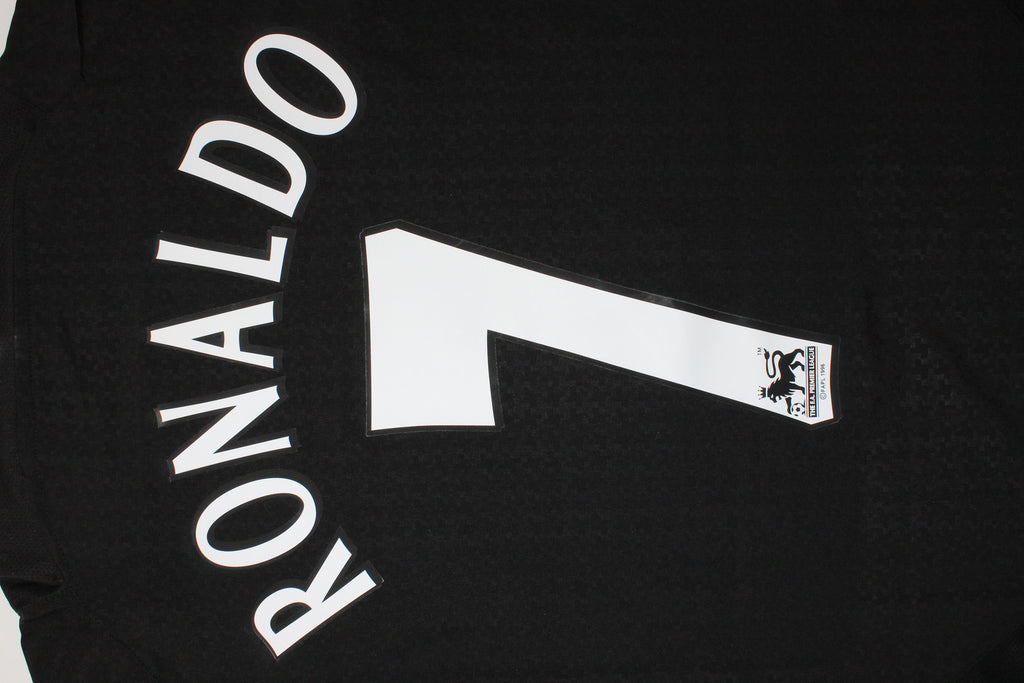 MAN U 03-04 — Club Retro