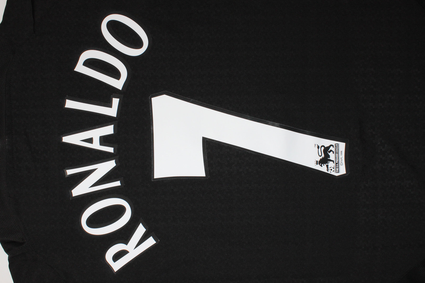 MAN U 03-04 — Club Retro
