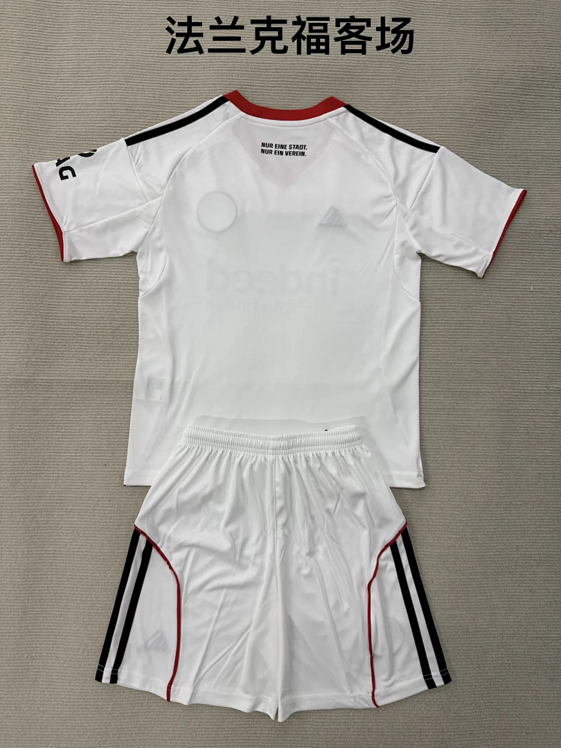 Eintracht Frankfurt 2025/26 Away Kids Kit