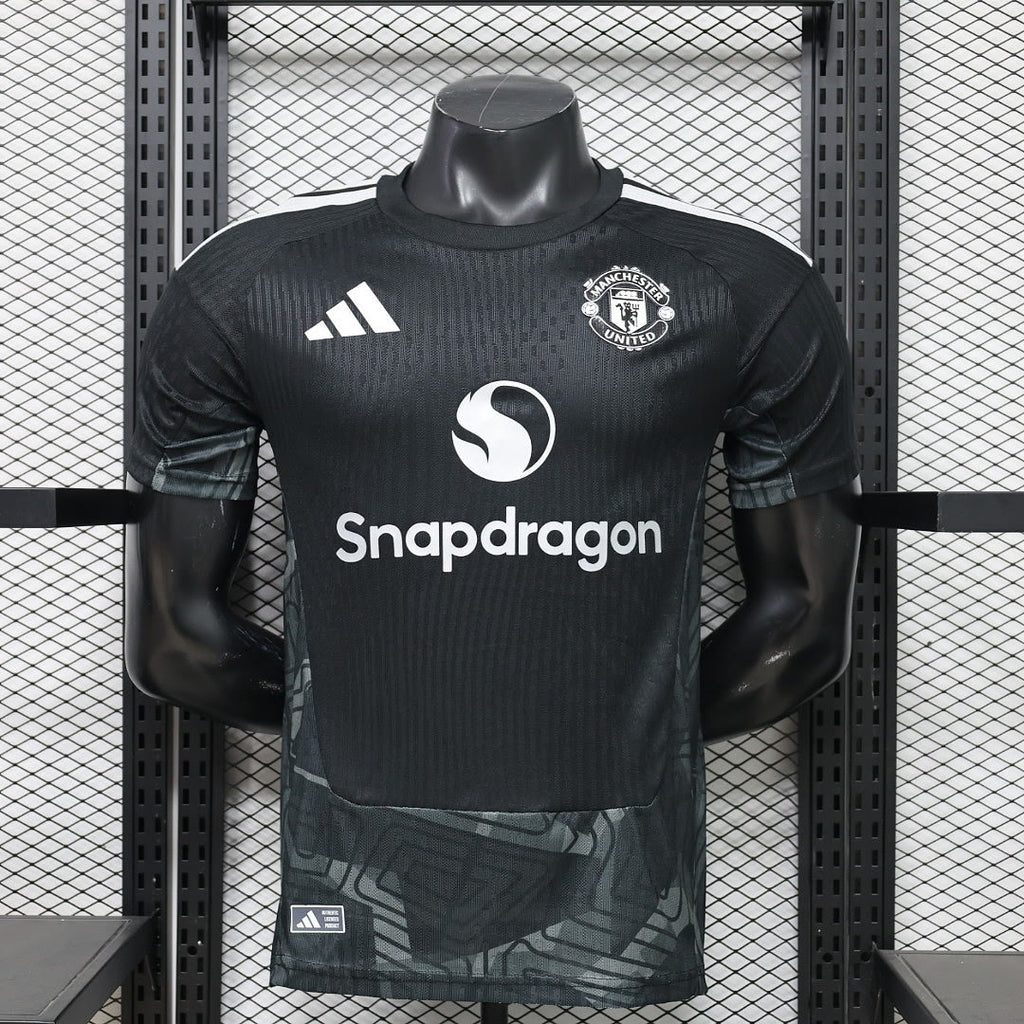 Manchester United 2026/27 Black Goalkeeper Jersey Player Version S-XXL