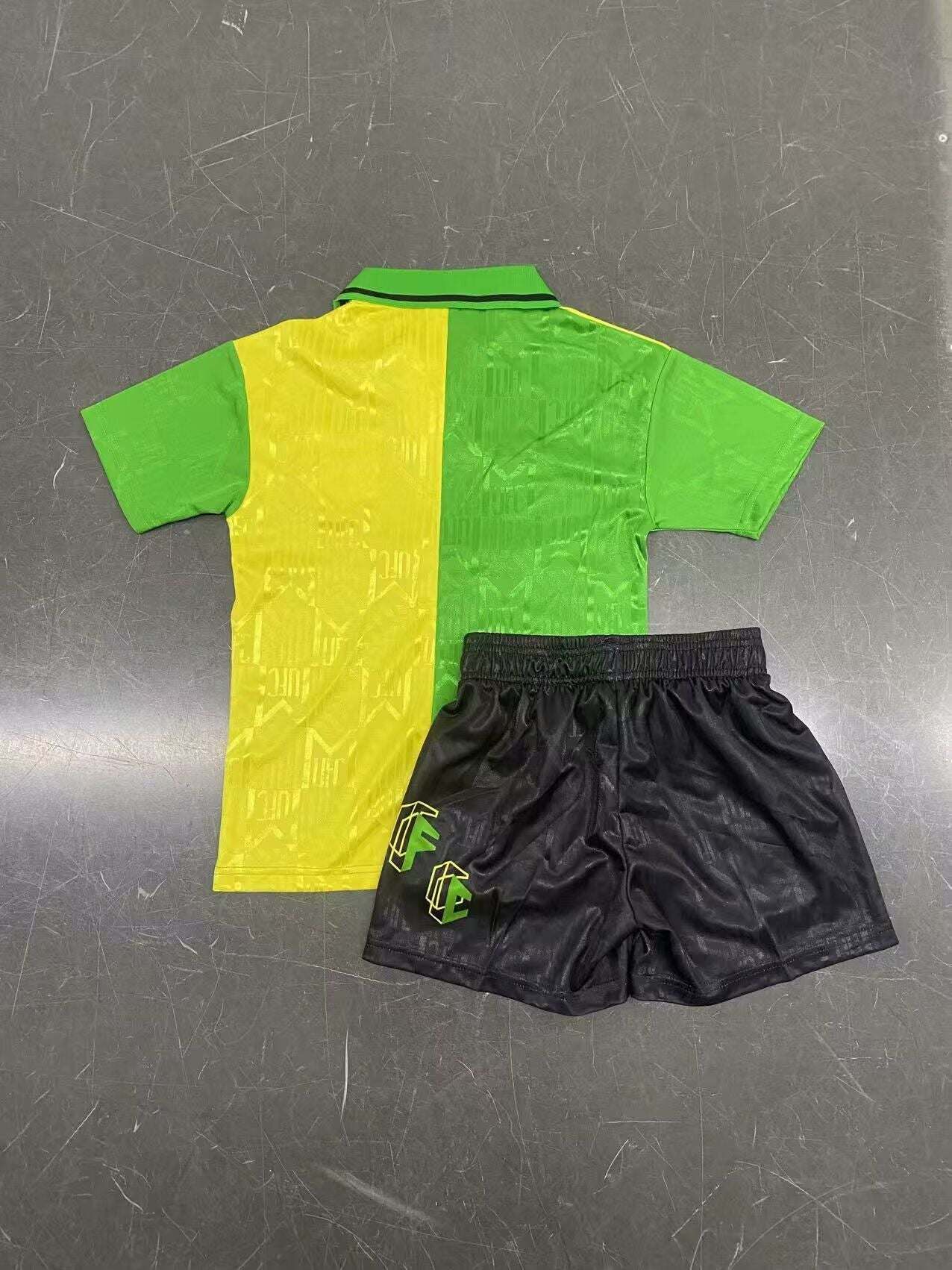 MAN U 92-94 Kit infantil — Club Retro