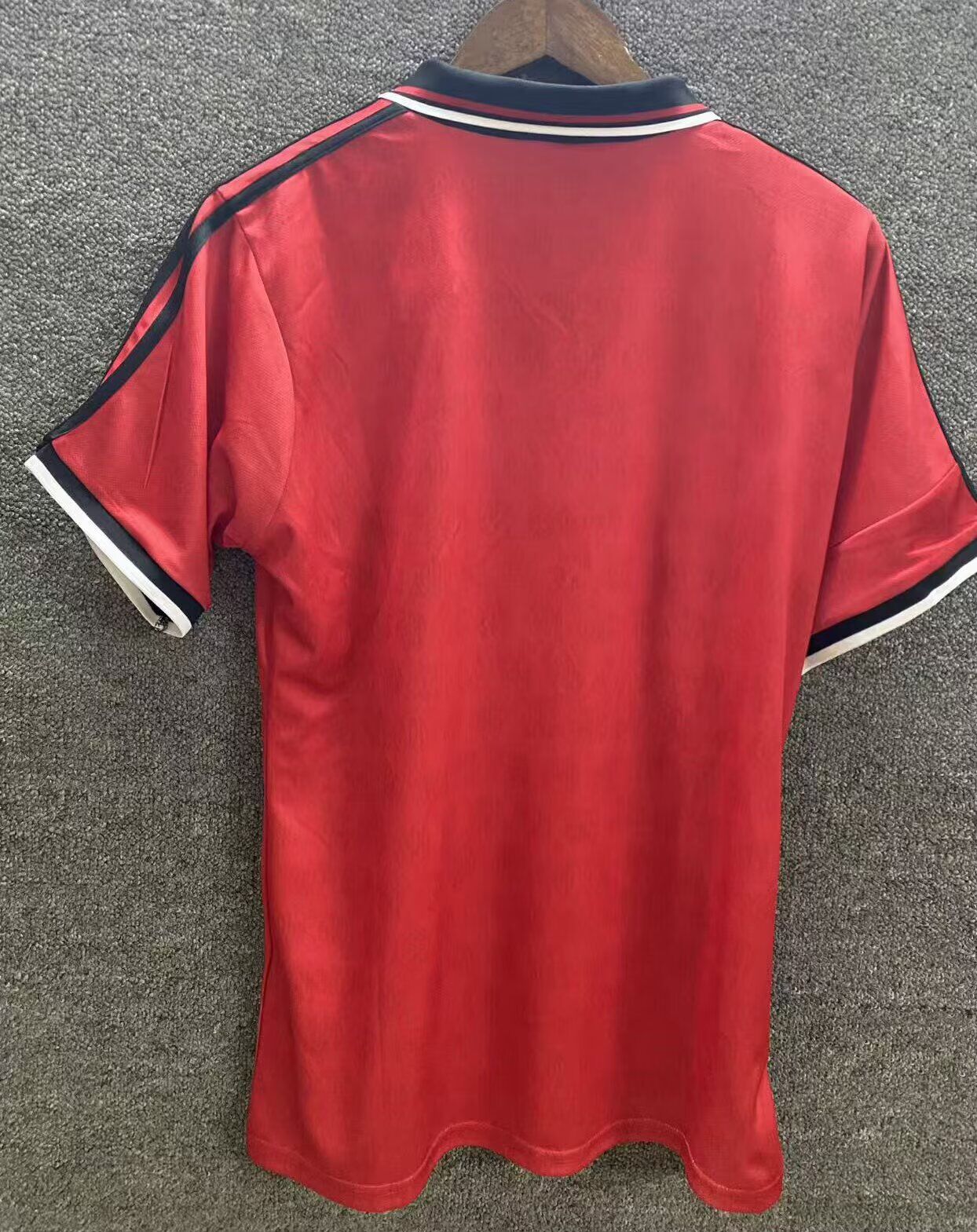 RIVER 94 — Club Retro