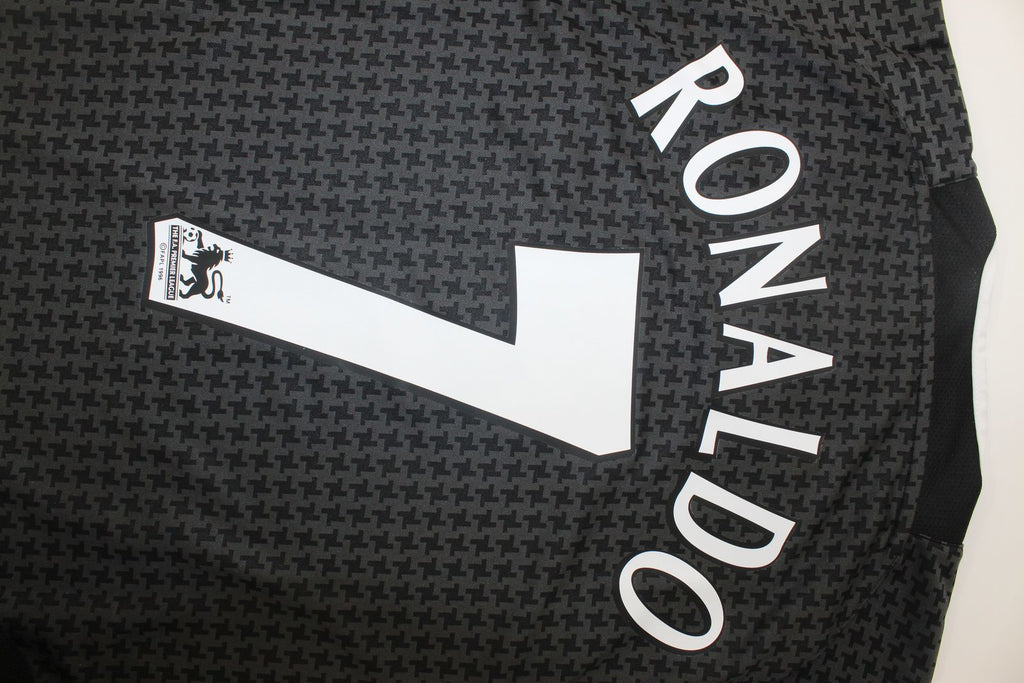 MAN U 03-05 — Club Retro