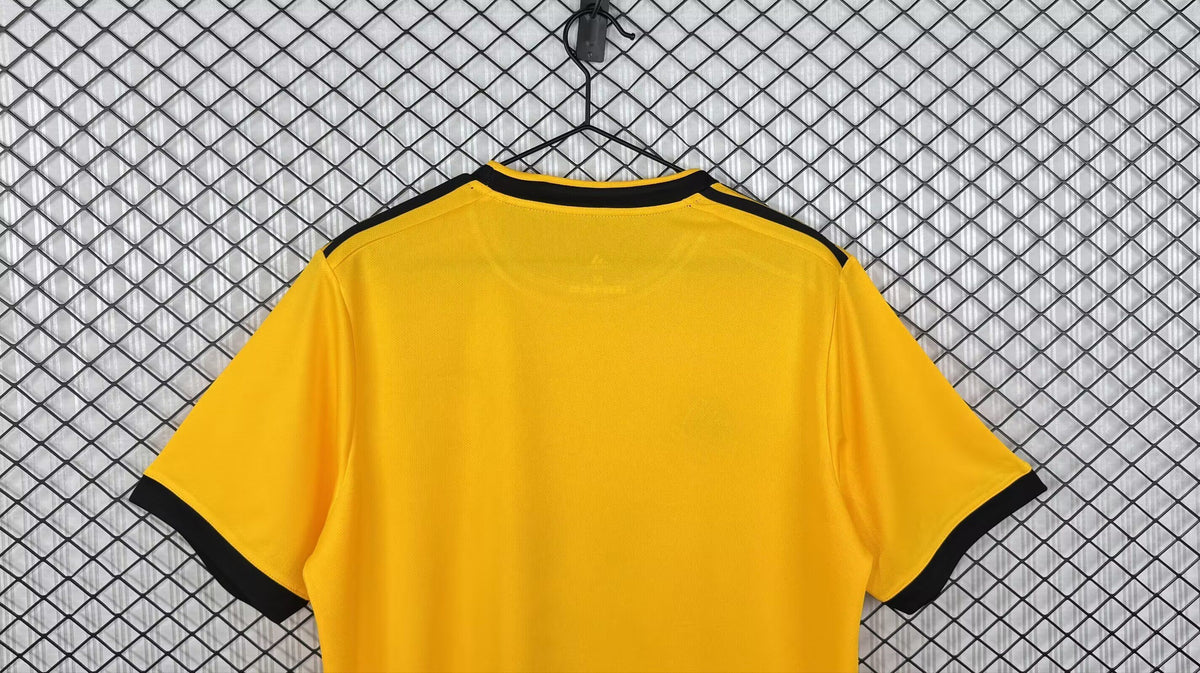 WOLVES 18-19 — Club Retro