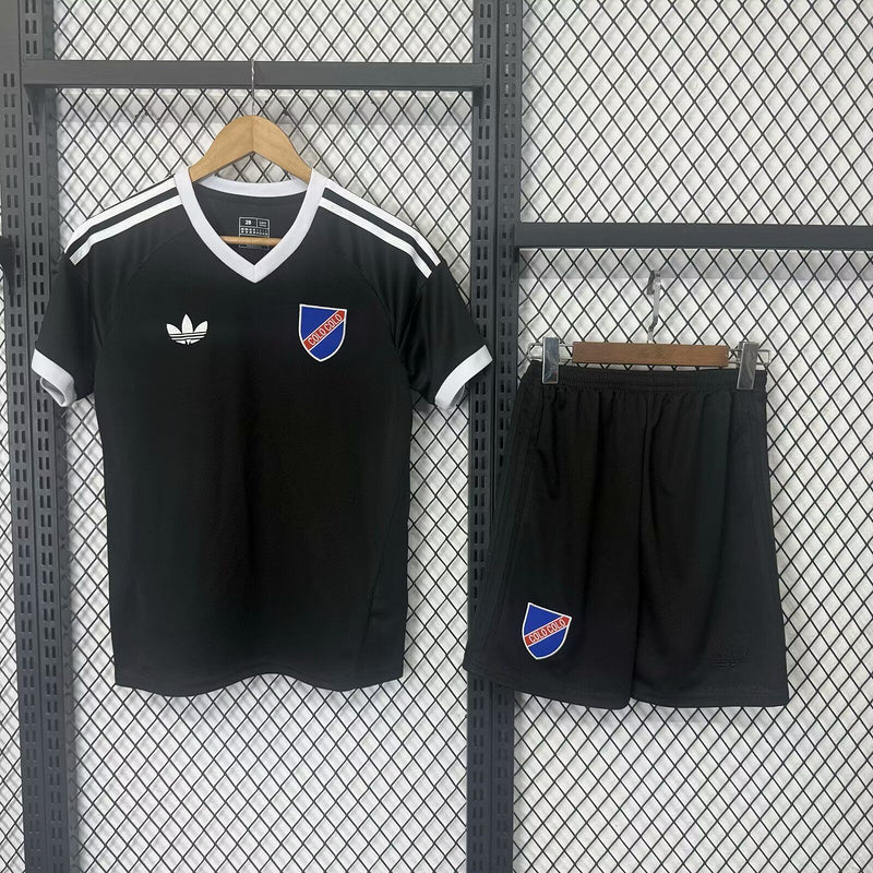 25-26 Colo Colo black 100th kid kit