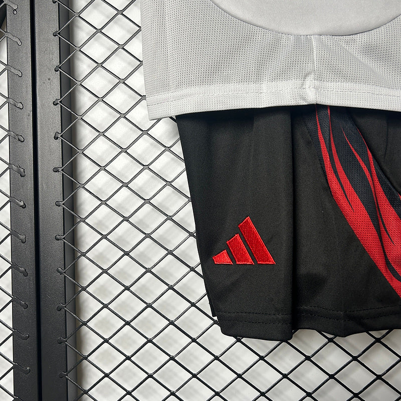 25-26 Flamengo away kid kit