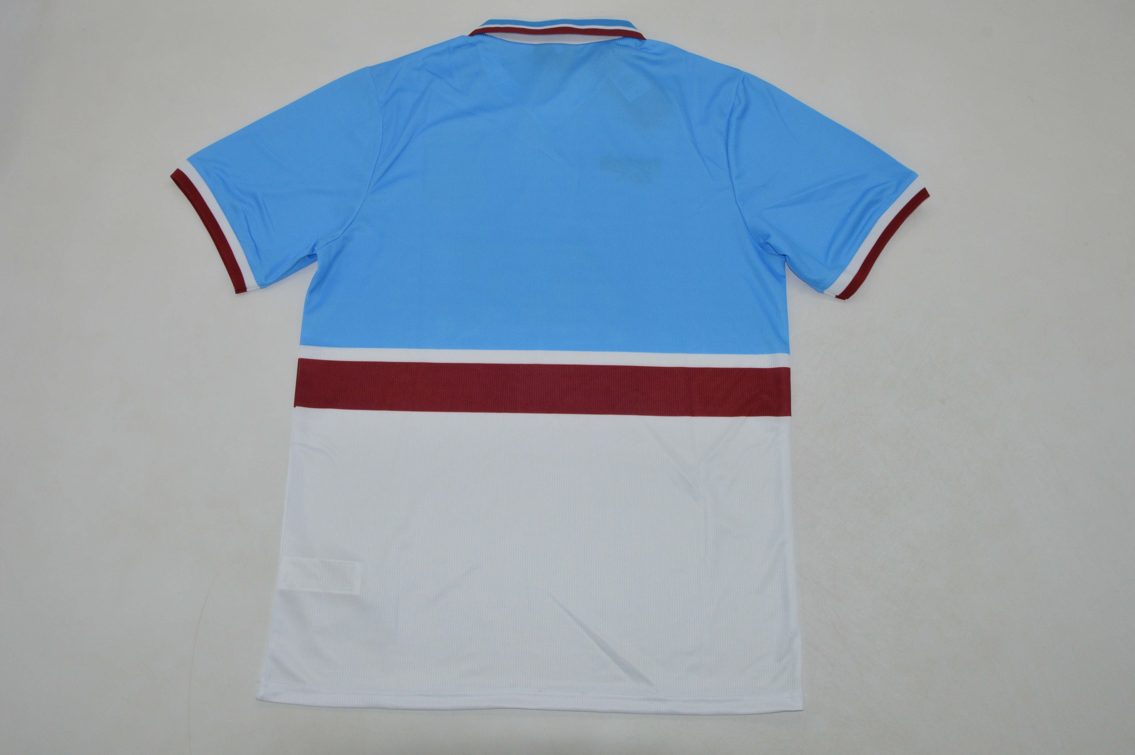 ASTON VILLA 97-98 — Club Retro