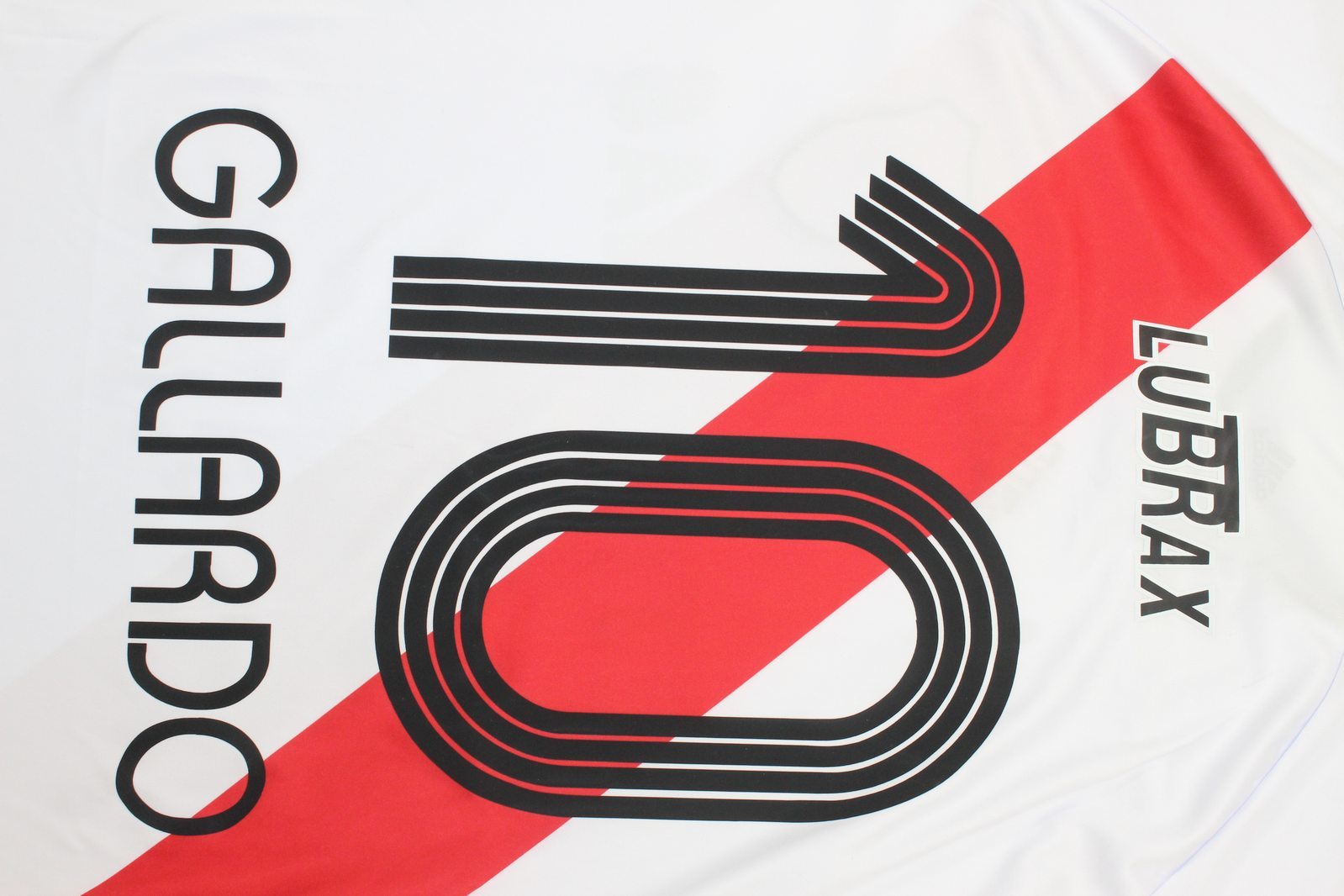 RIVER 06-07 — Club Retro