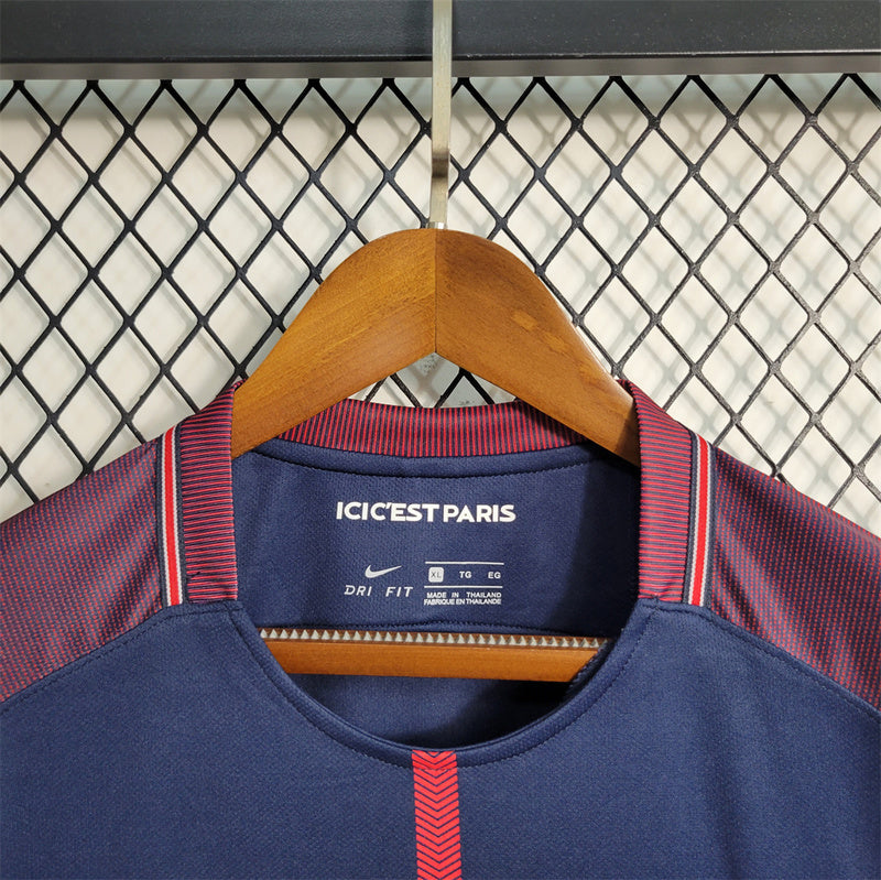 17-18 Paris Saint-Germain home