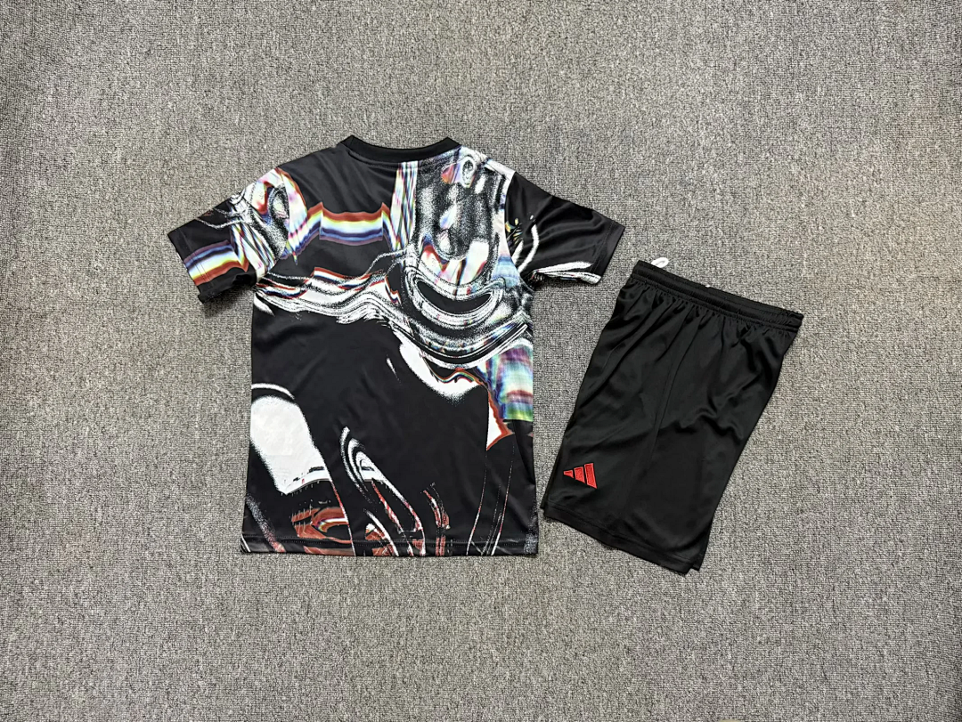 Manchester United 2025/26 Special Kids Kit
