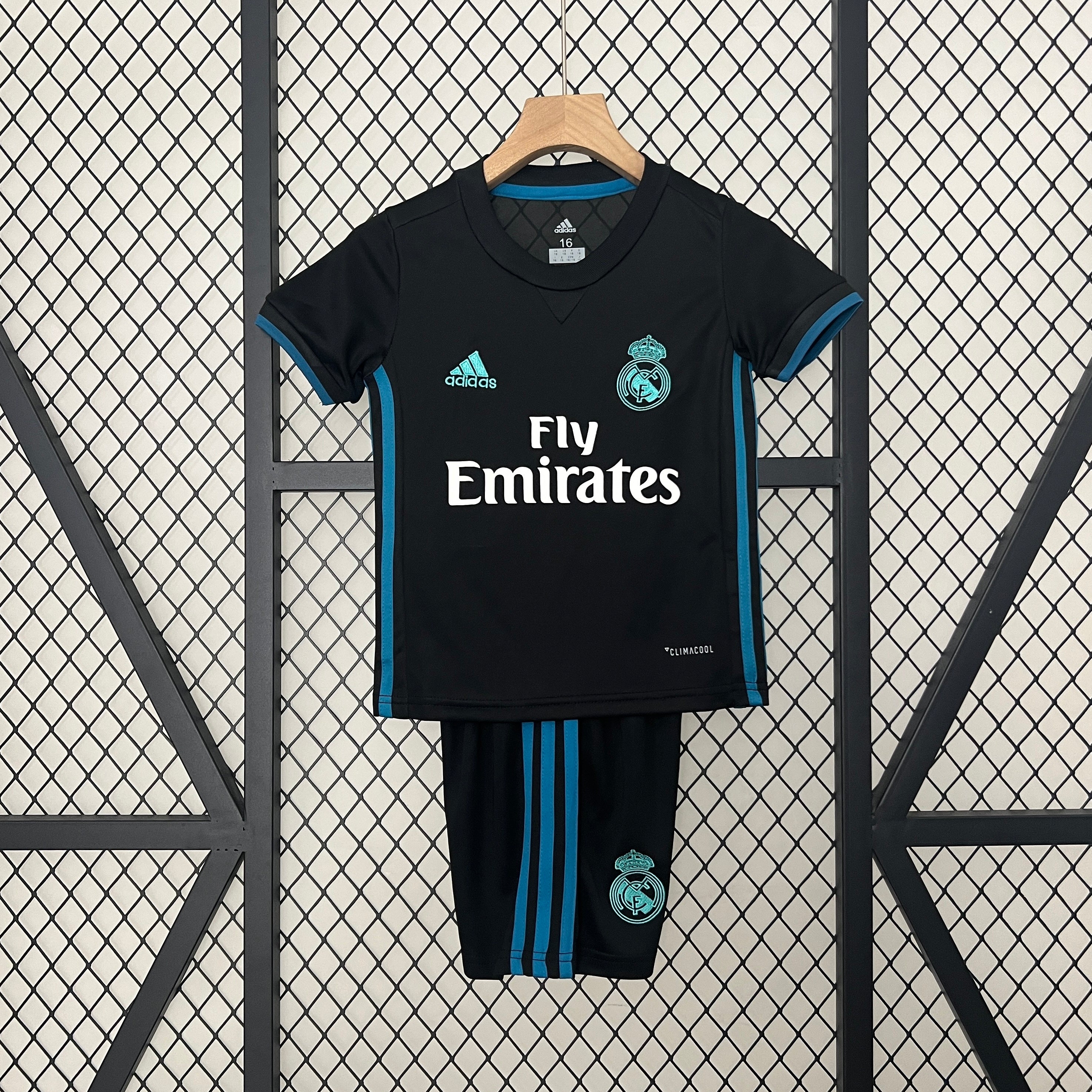 kids Real Madrid 17/18 away size: 16-28