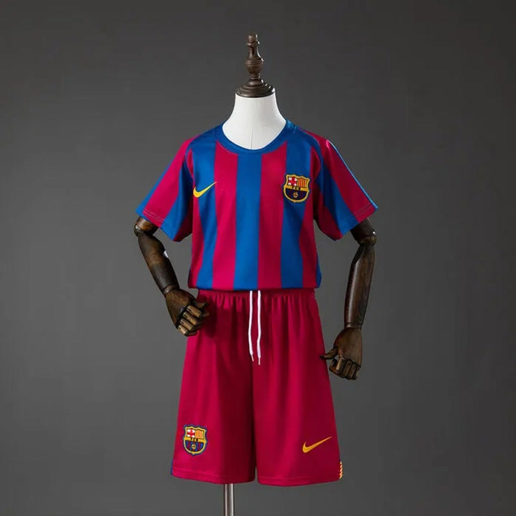 Retro Barcelona 2005/06 Home La Liga Kid Kits 16-28