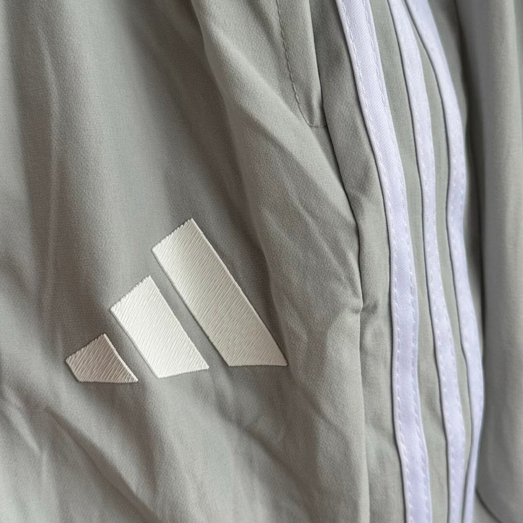 FC Bayern Munich 2025/26 Gray Windbreaker Suit Size S-2XL