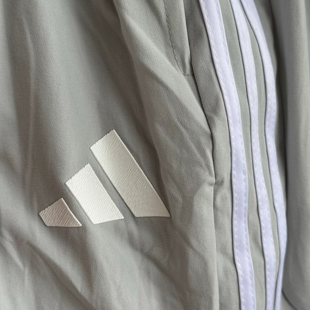 FC Bayern Munich 2025/26 Gray Windbreaker Suit Size S-2XL