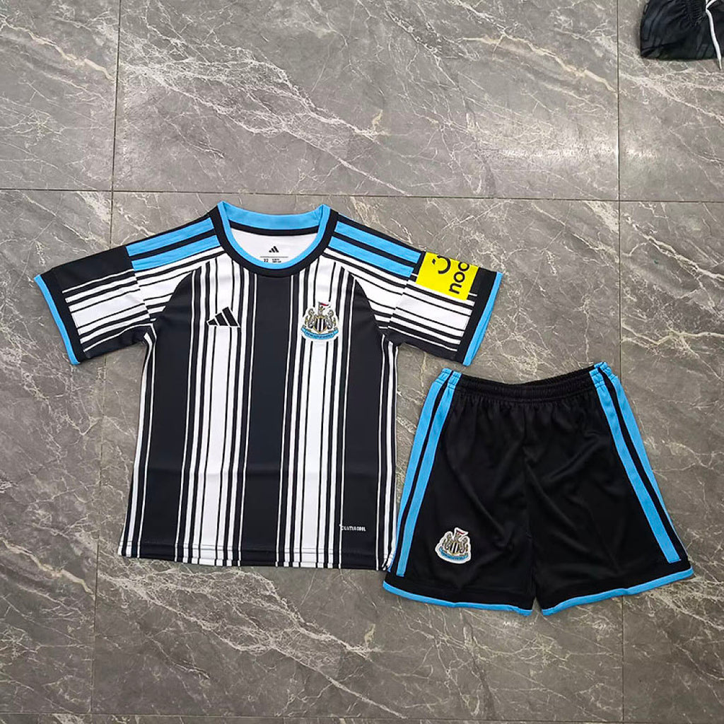 Kids Kit Newcastle United 2026/27 Home Soccer Jersey Size 16-28