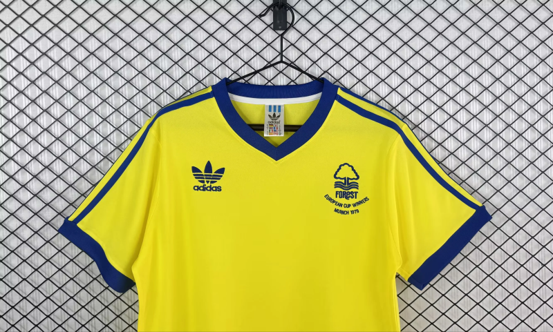 Nottingham Forest 1977/80 Away soccer jersey