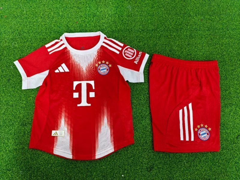 25-26 Bayern home player version kid kit
