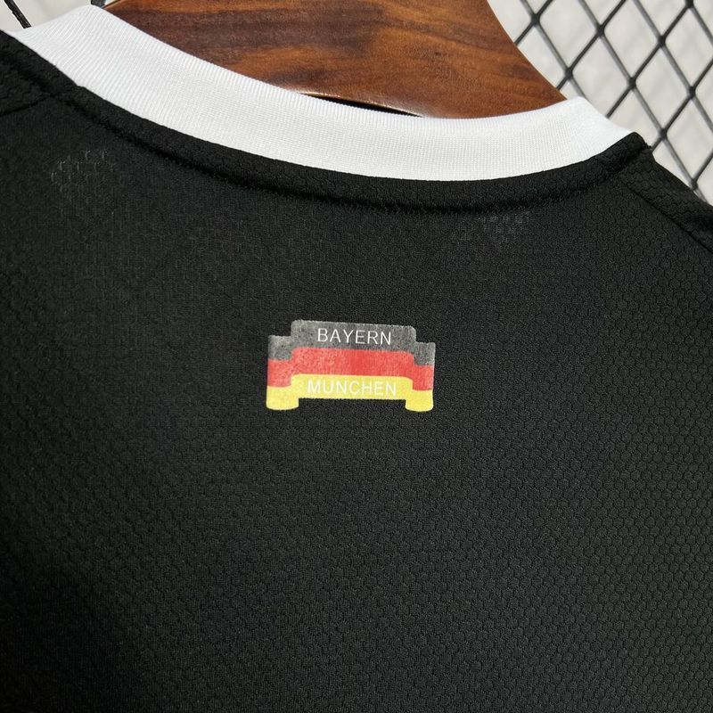 24-25 Bayern black goalkeeper jersey