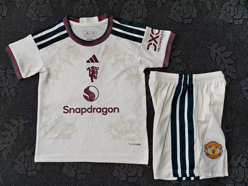 MAN U Kit infantil — 26-27 Fake