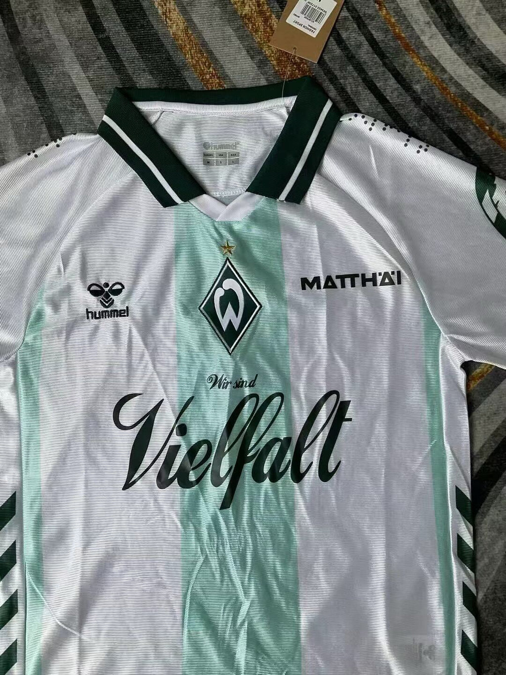 BREMEN — 26-27 Fake