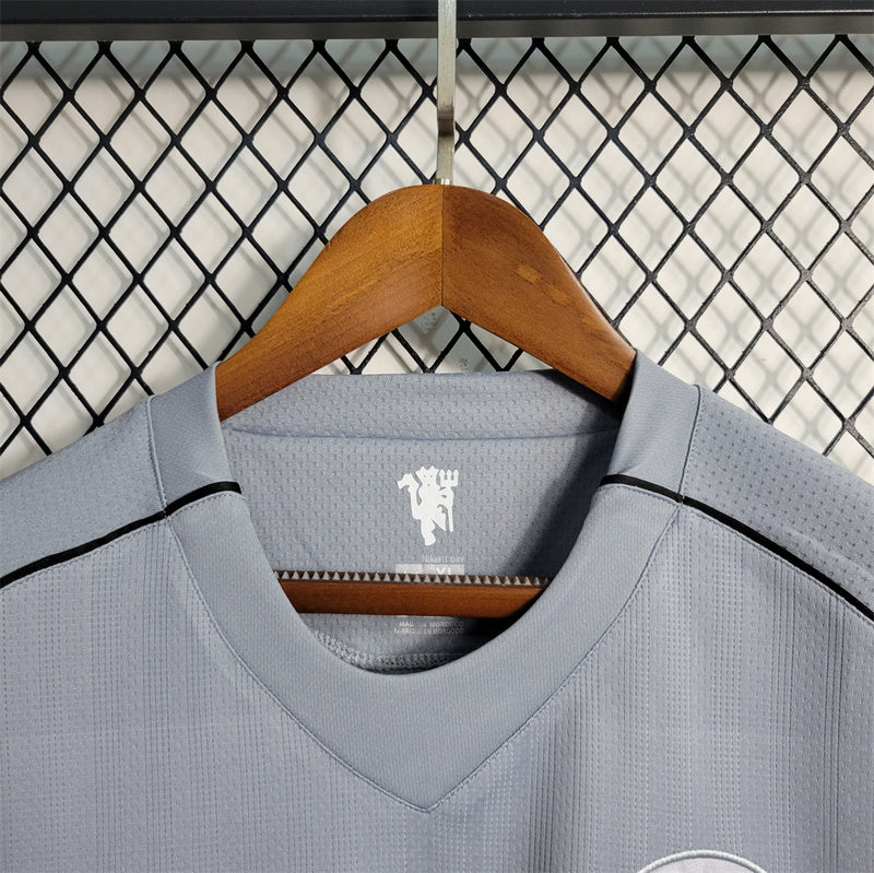 07-08 Manchester United gray goalkeeper Long Sleeve