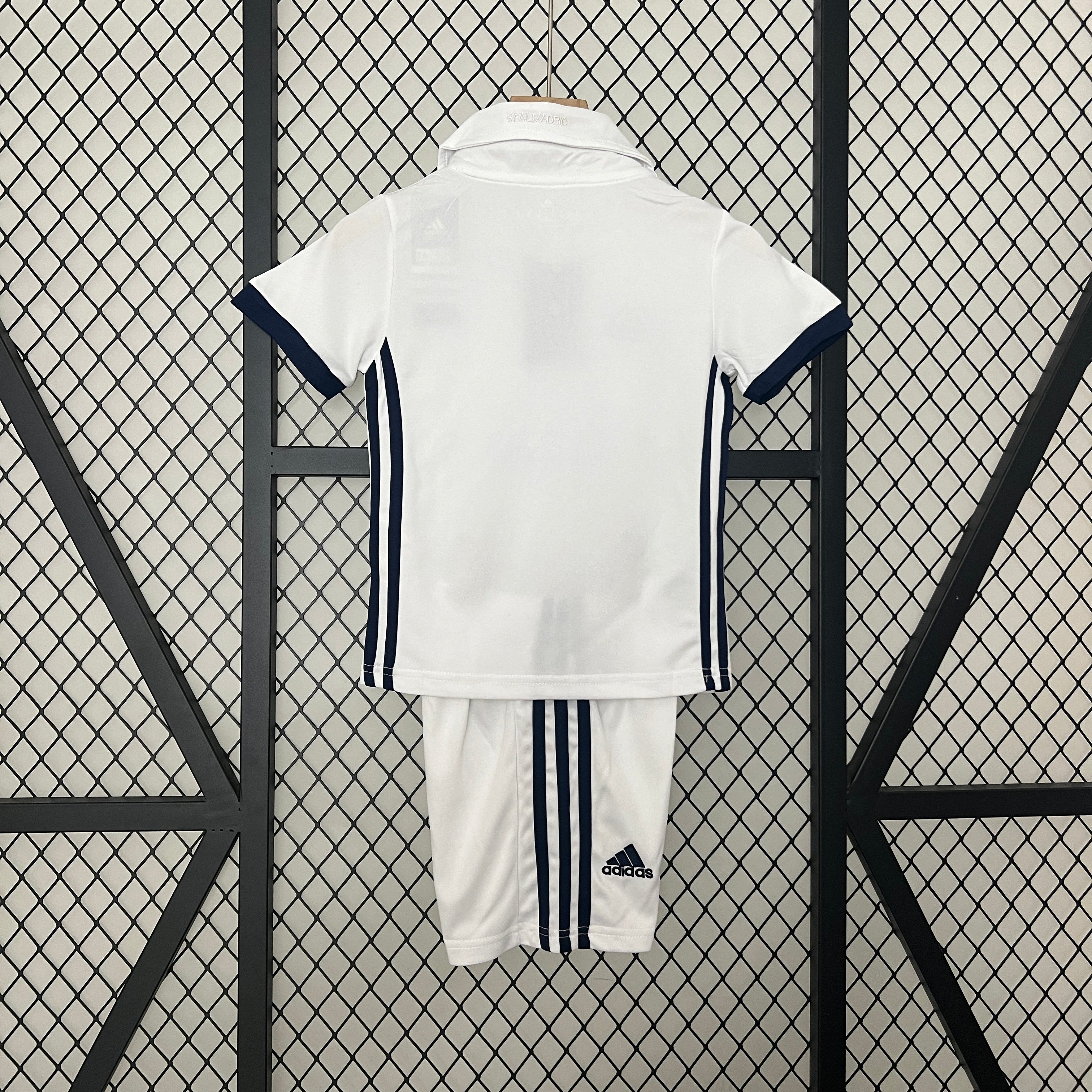 kids Real Madrid 16/17 home size: 16-28