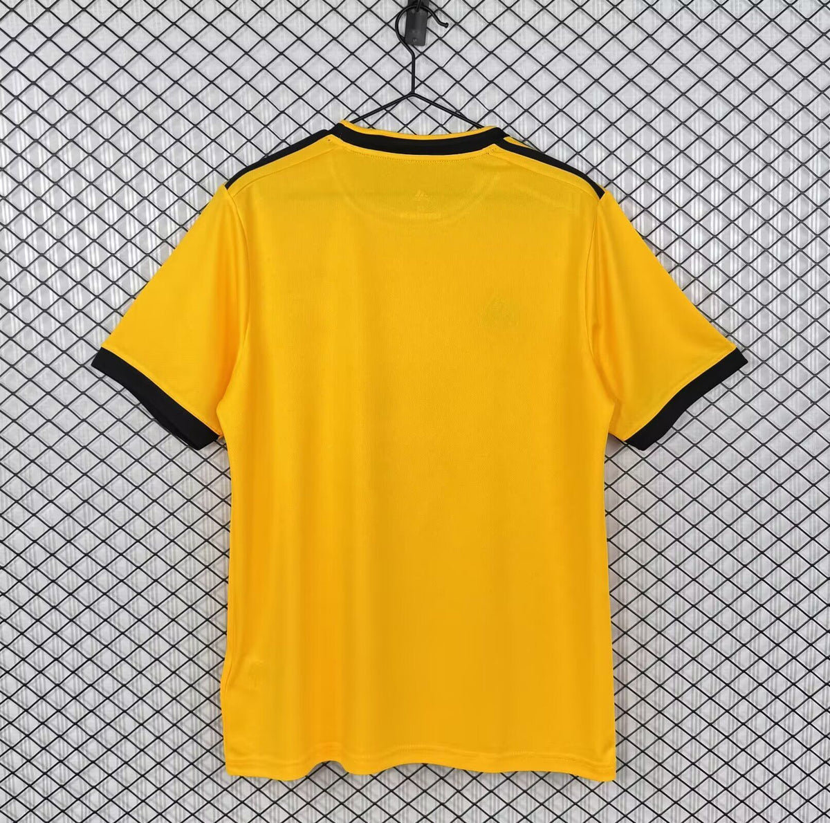 WOLVES 18-19 — Club Retro