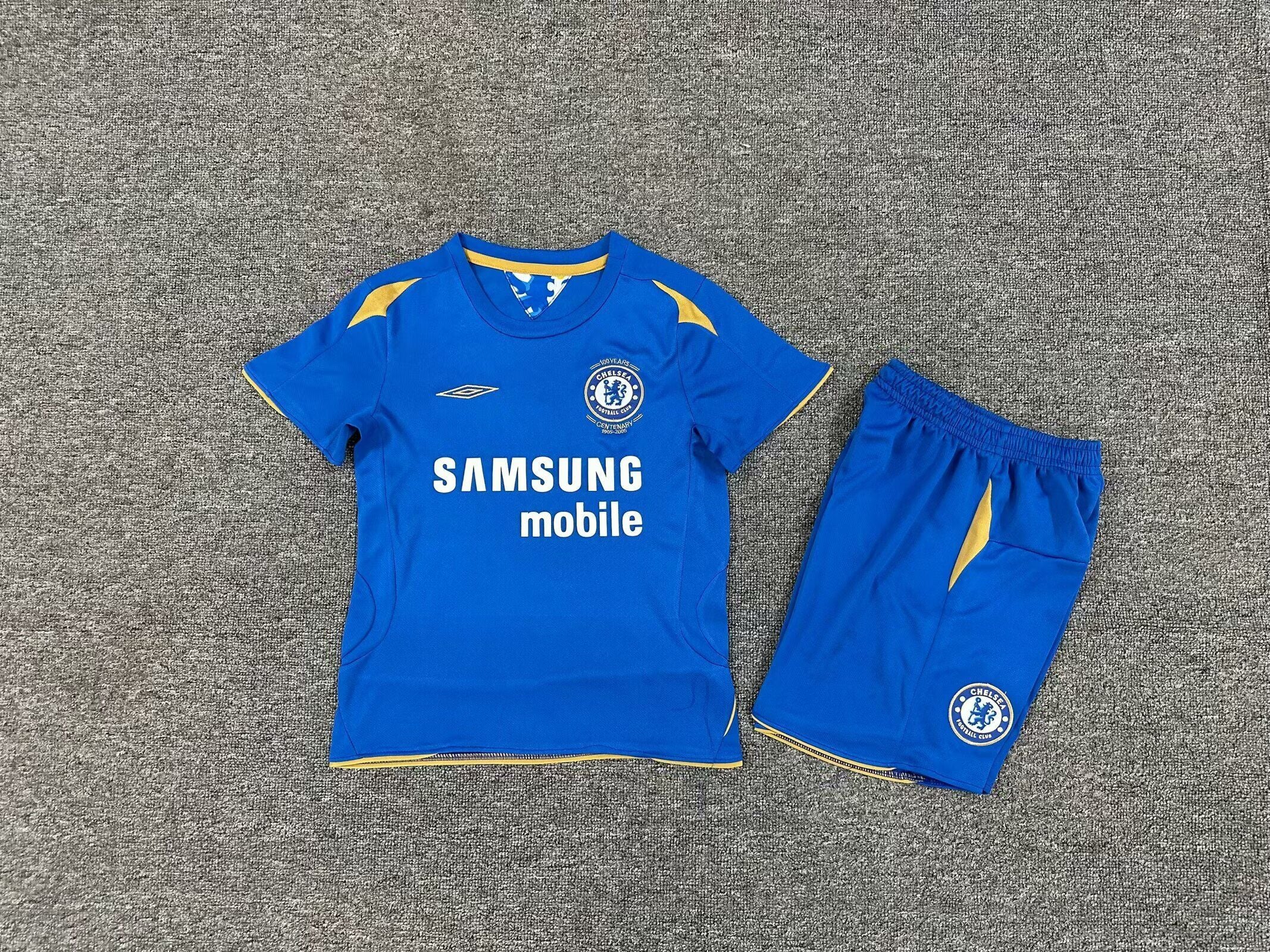 CHELSEA 05-06 Kit infantil — Club Retro