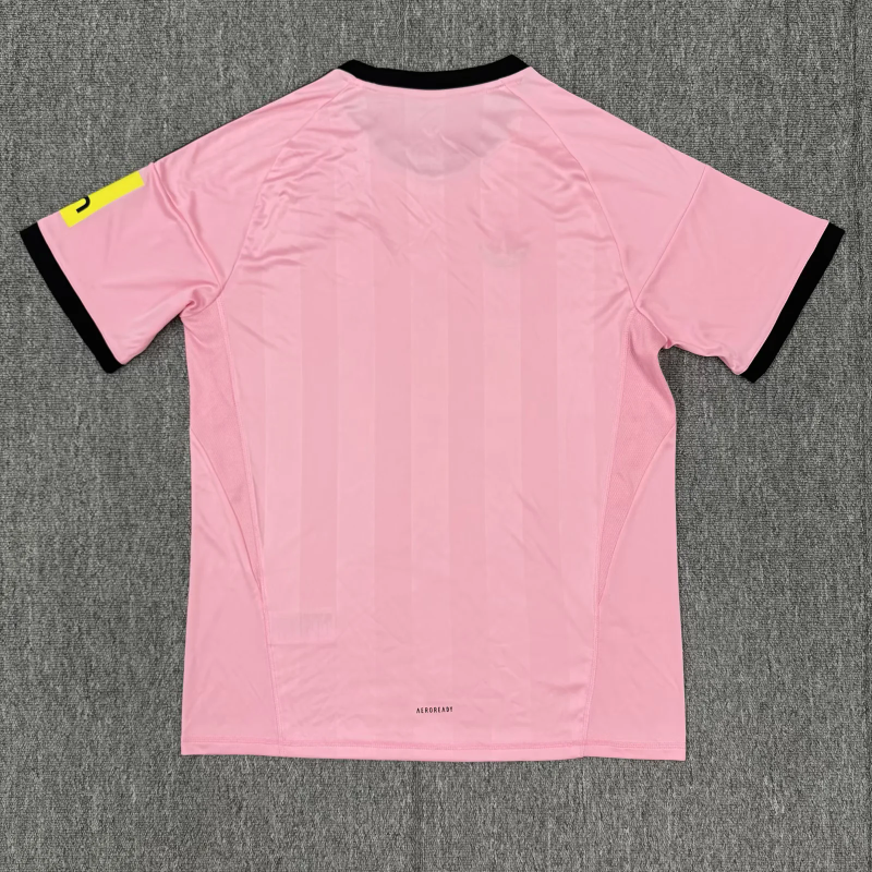 25-26 Newcastle United Pink Goalkeeper Jersey