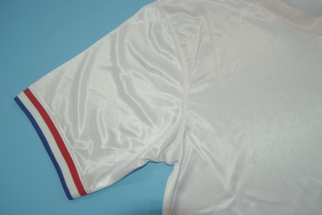 CHELSEA 82-83 — Club Retro