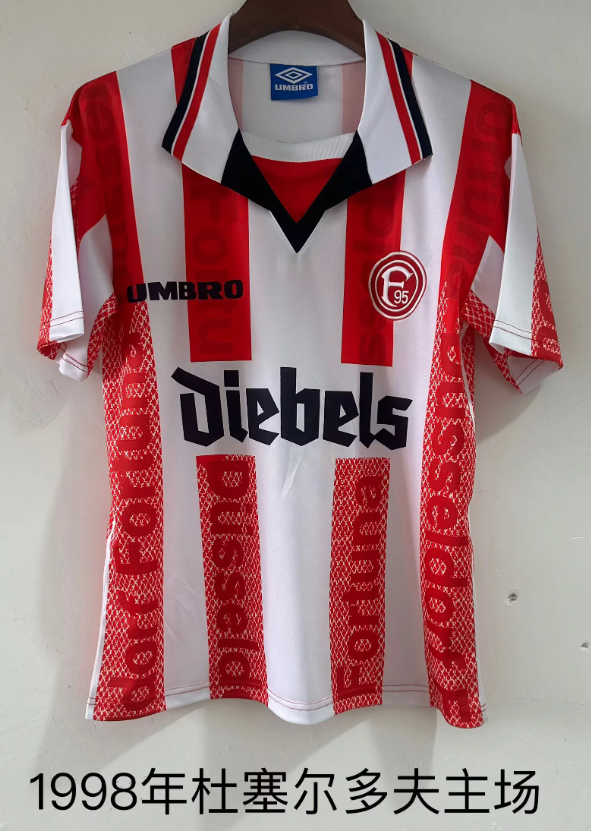 DUSSELDORF 98 — Club Retro