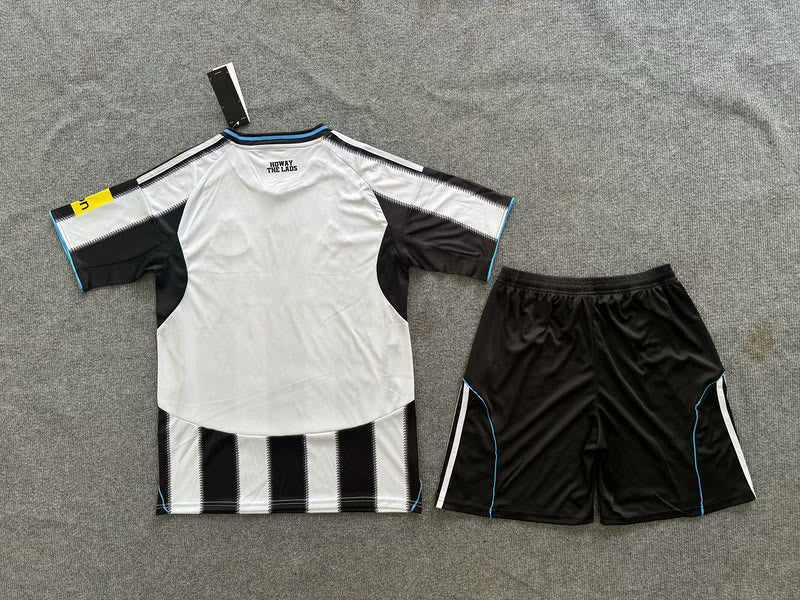 25-26 Newcastle United home kid kit
