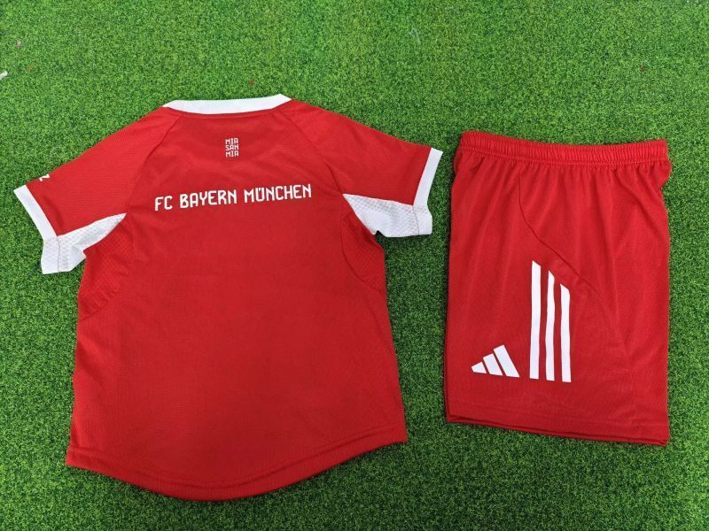 25-26 Bayern home player version kid kit