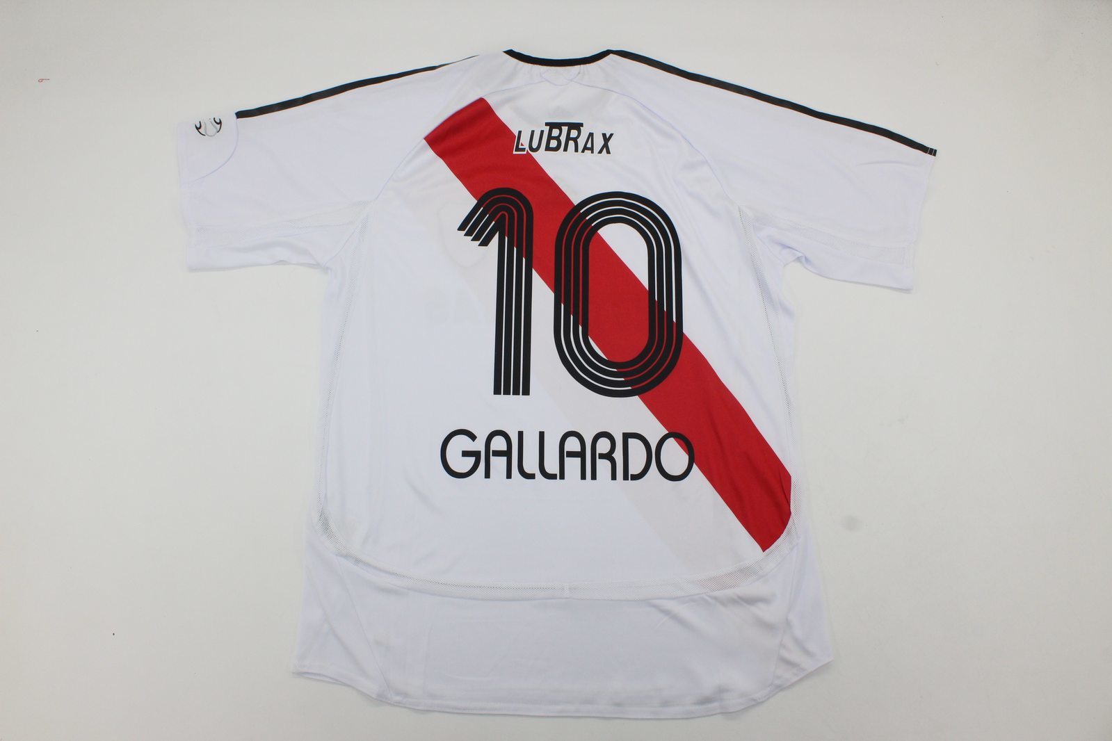 RIVER 06-07 — Club Retro