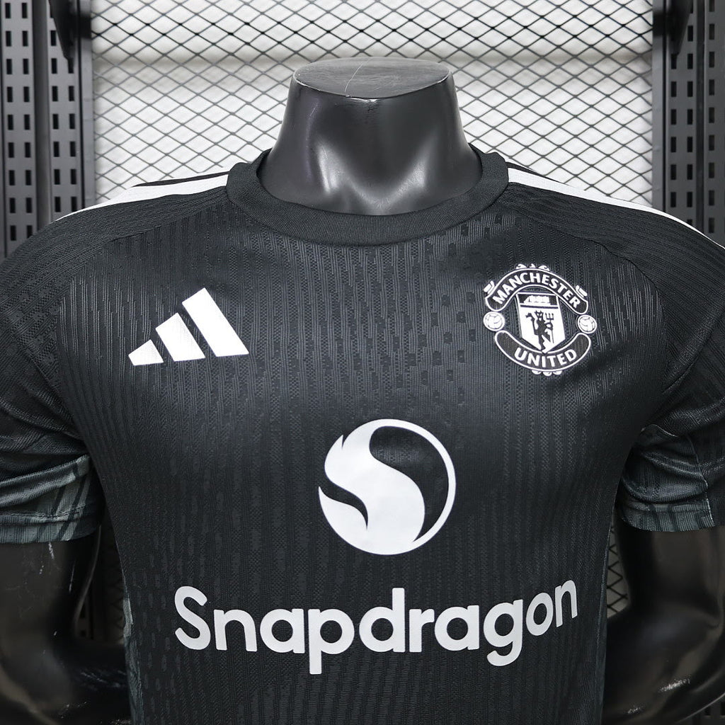 Manchester United 2026/27 Black Goalkeeper Jersey Player Version S-XXL