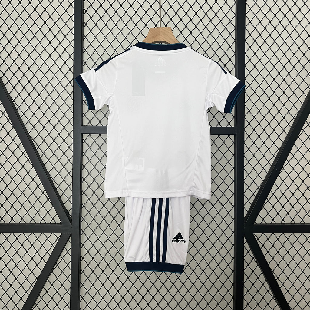 kids Real Madrid12/13 home size: 16-28