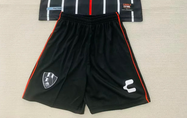 CUERVOS Pantalon corto — Special Edition