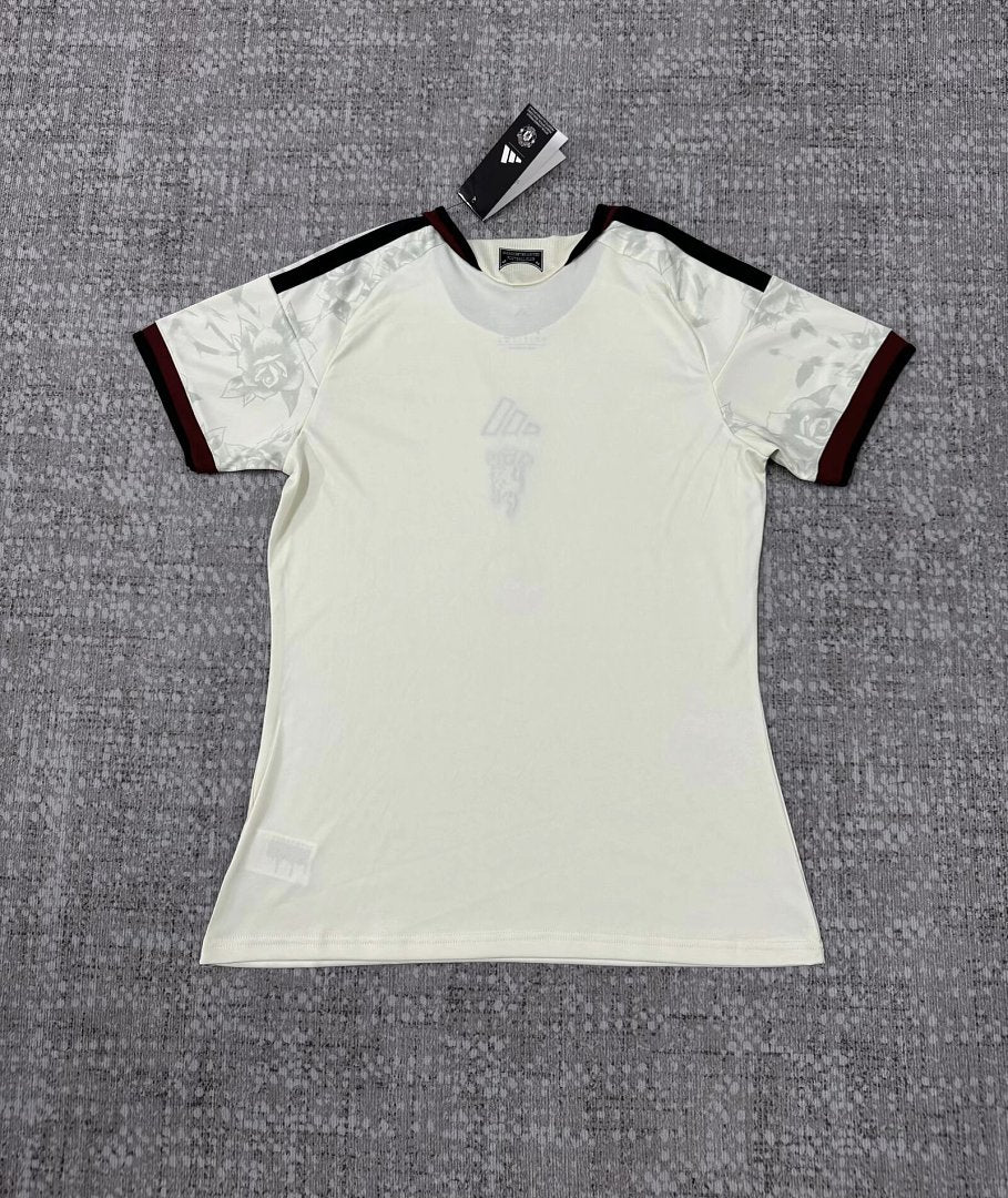 26-27 MNU Third Woman S-2XL